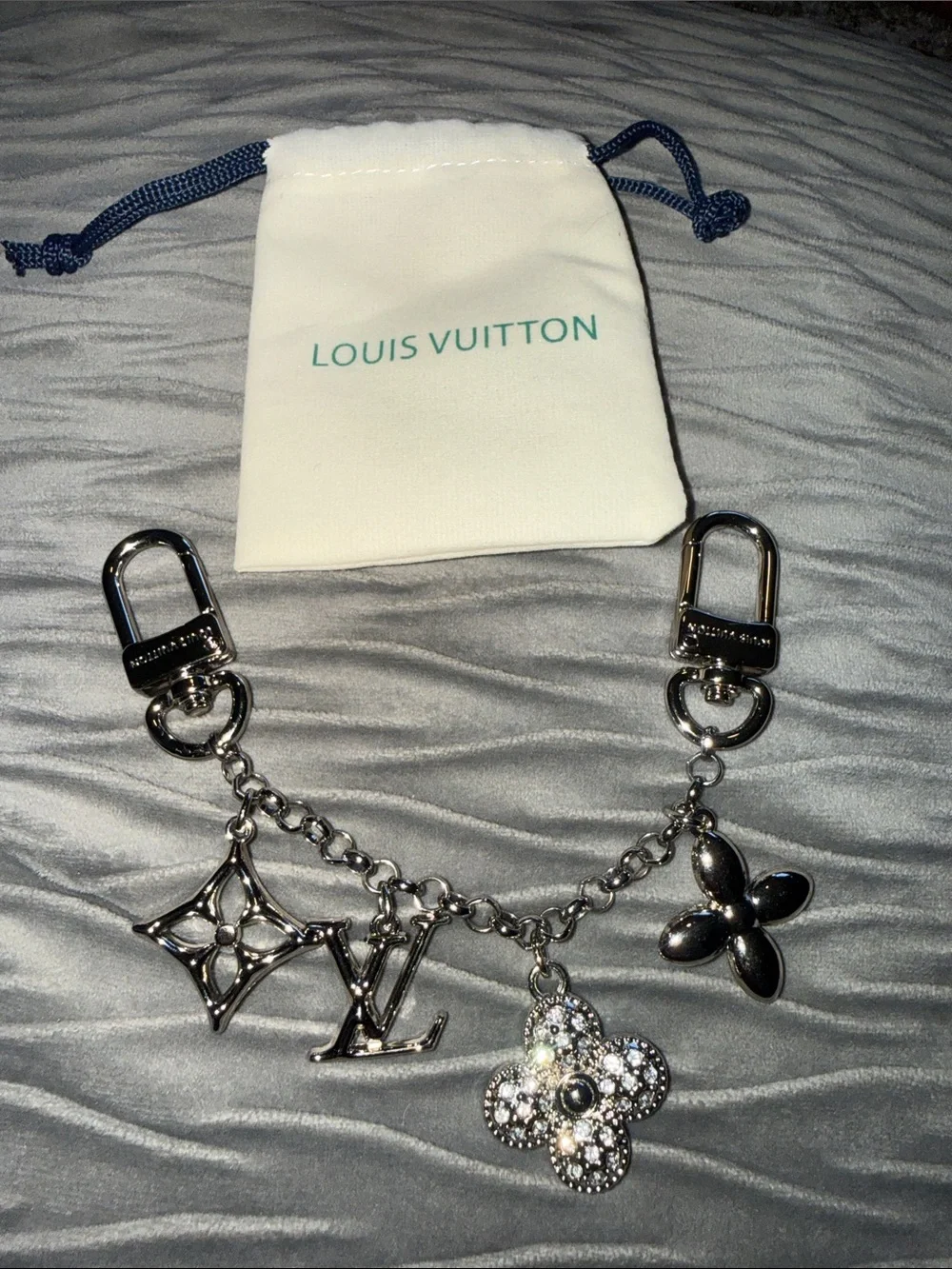 Luxury Designer Louis Vuitton Silver-tone Monogram Charm Chain Crystal Flower